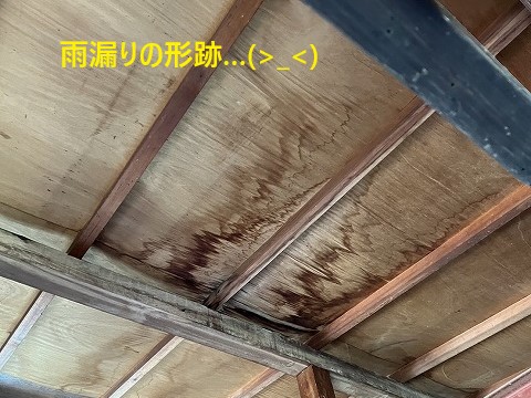 サビついたトタン屋根の葺き替え工事