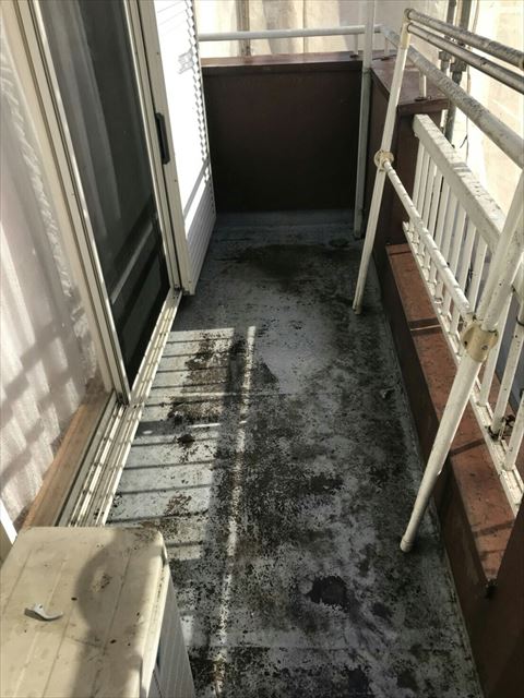 ベランダ洗浄前