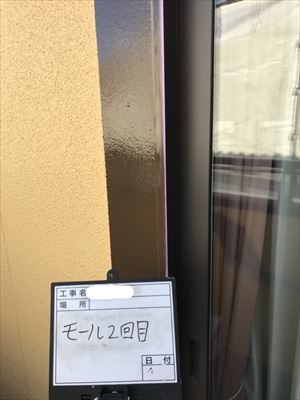 窓モール塗装完了
