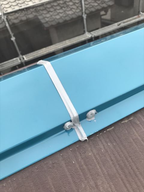 屋根板金コーキング後