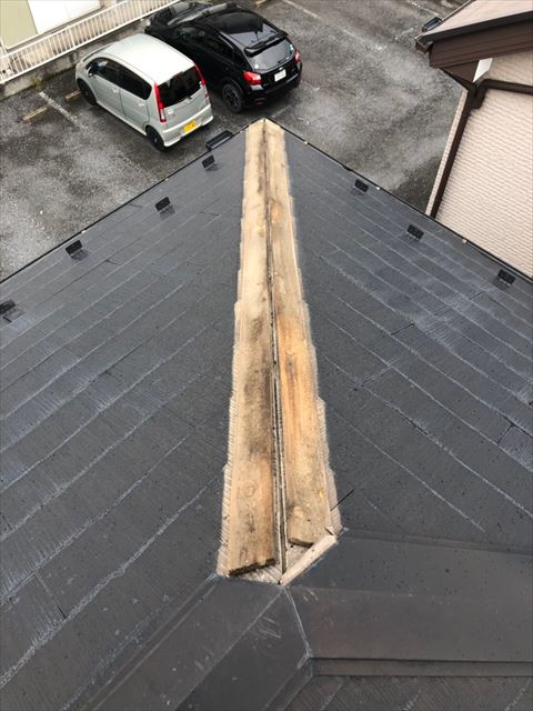 屋根棟板金破損