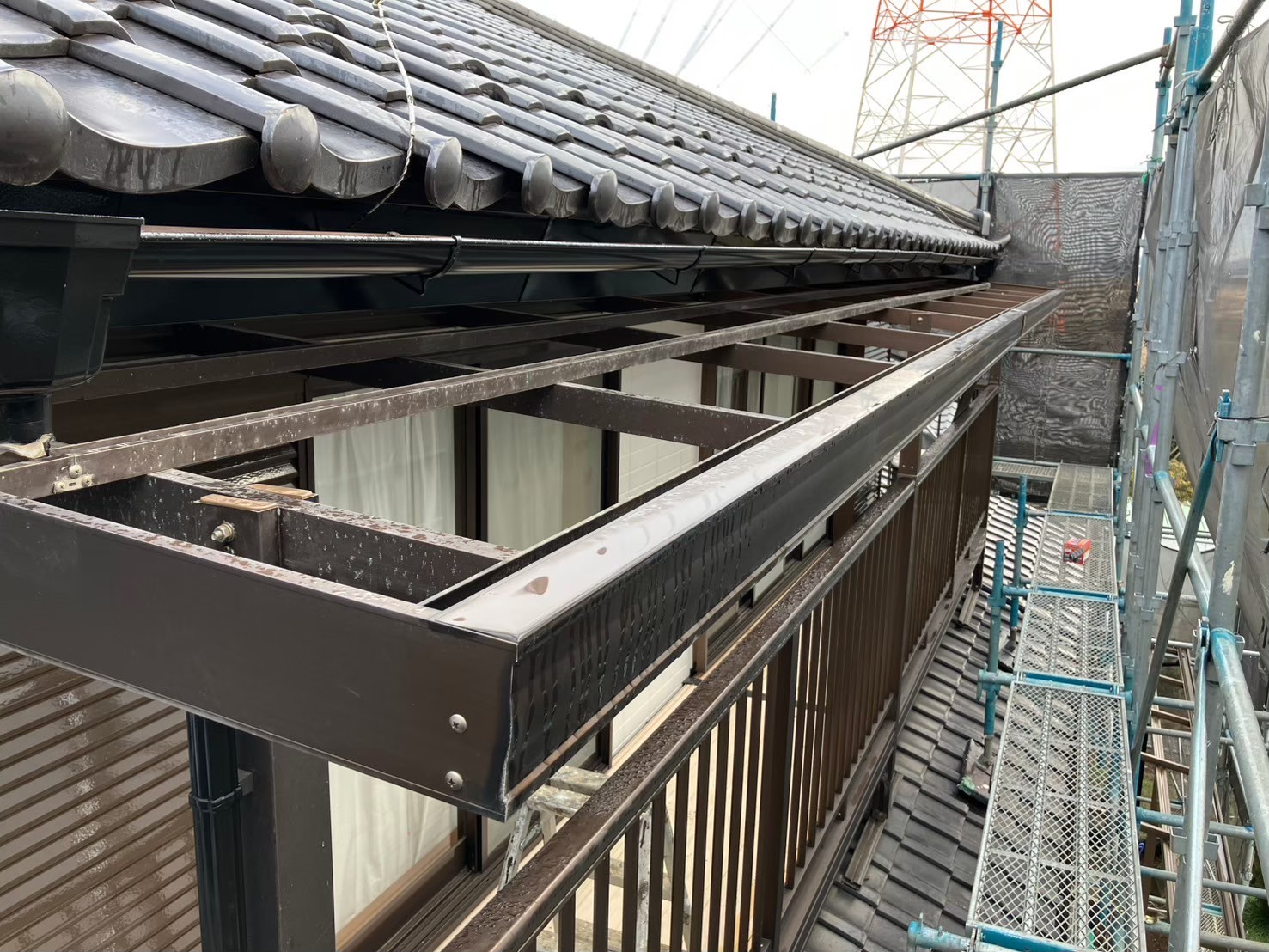 越谷　ベランダ　ポリカ　屋根
