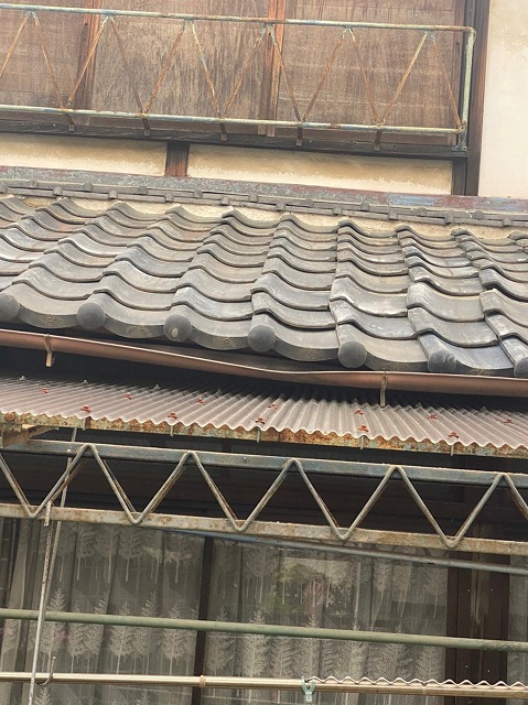 屋根沈み