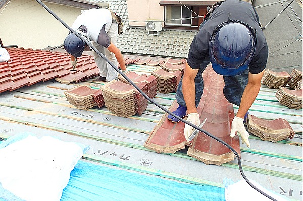 瓦屋根の点検・調査