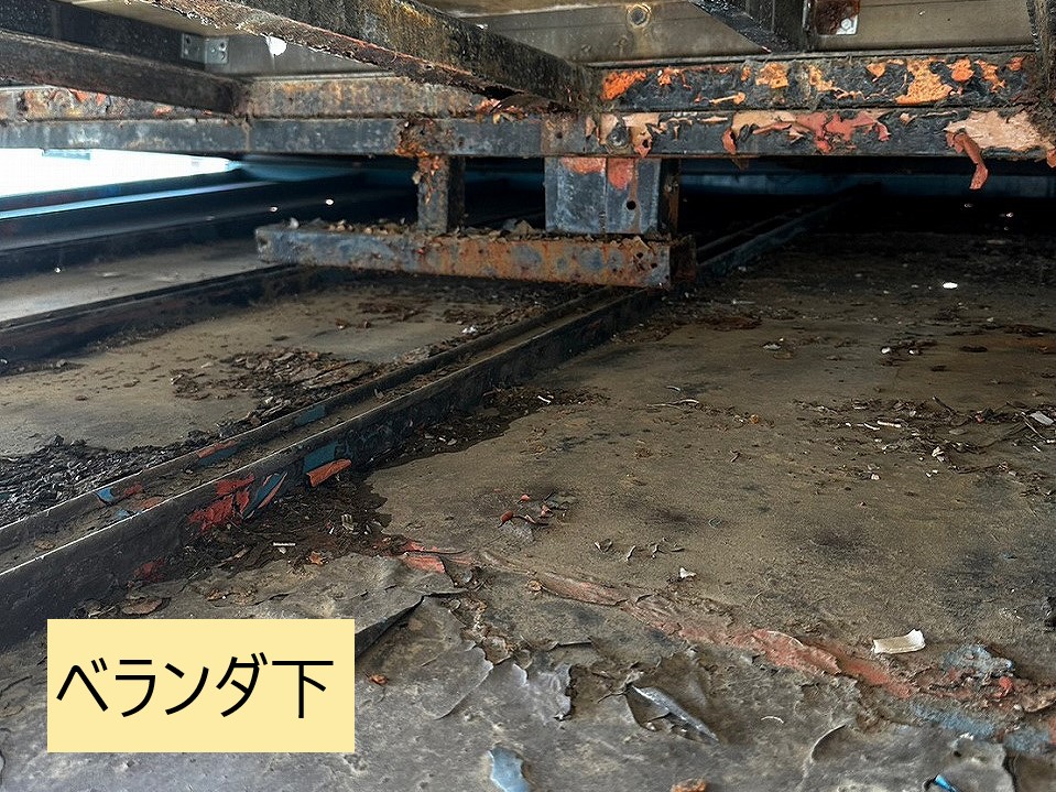 ベランダ下の屋根