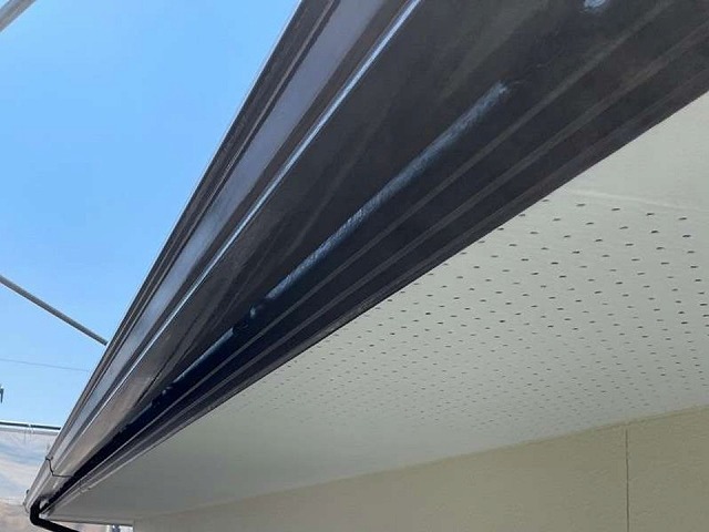 外壁塗装工事の雨樋塗装工程