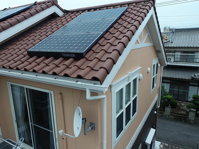 モニエル瓦仕上げとなっている住宅で行った屋根点検