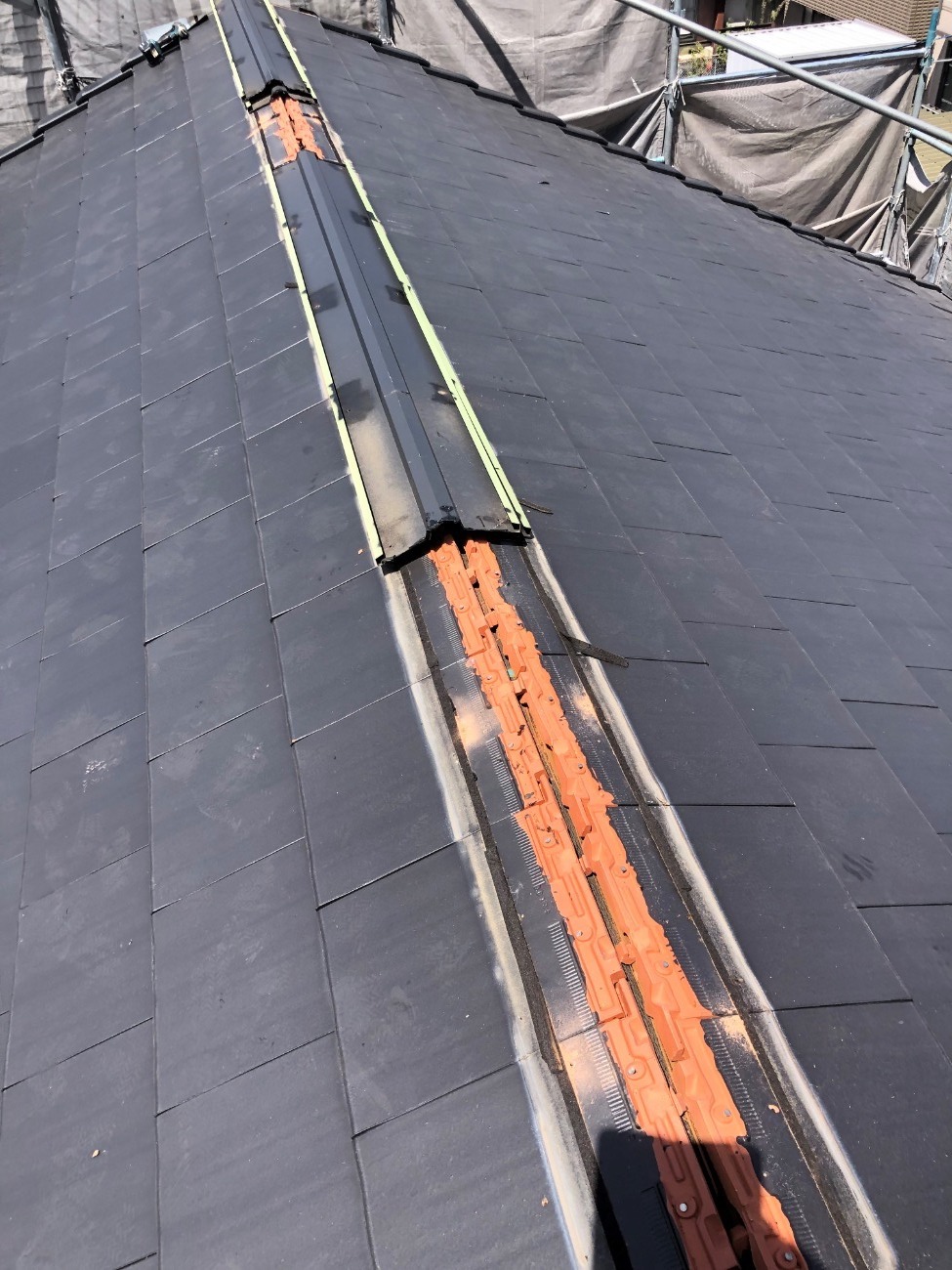 樹脂の下地を入れた棟