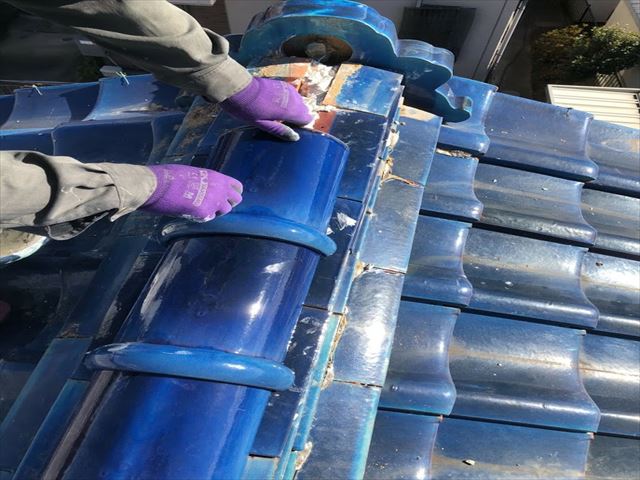 棟瓦補修施工中④