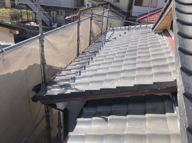 陶器瓦のメンテナンス前の劣化状況