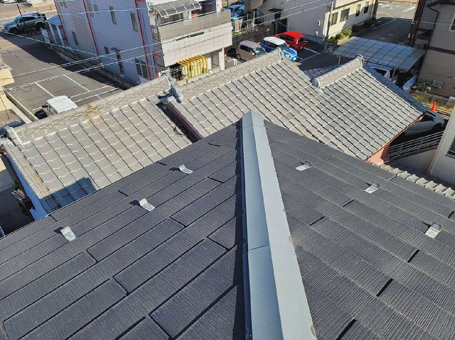 屋根塗装工事前に行った定期点検時の屋根上の様子