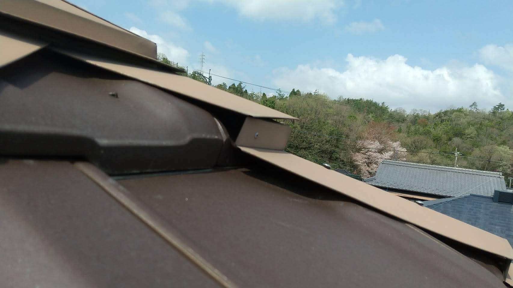 自然災害を受けた屋根