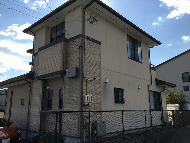 タイルとサイディングを組み合わせた住宅の家屋点検