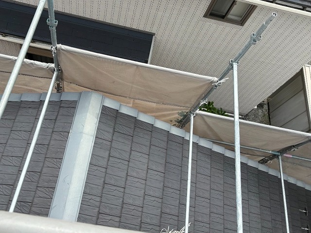 下屋根の棟板金やケラバ板金の劣化状況