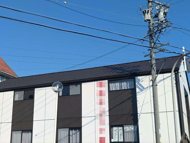 雨漏り修理のために行った屋根カバー工事の完成後状況