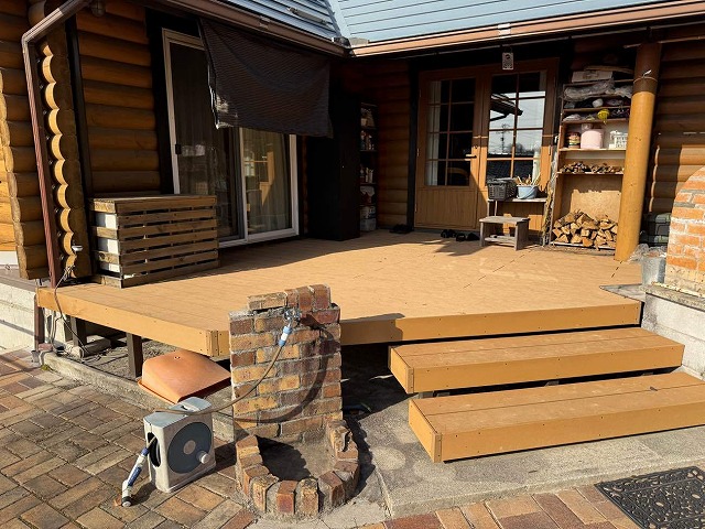 「樹ら楽ステージ」を用いたウッドデッキ取り替え工事の完成後状況