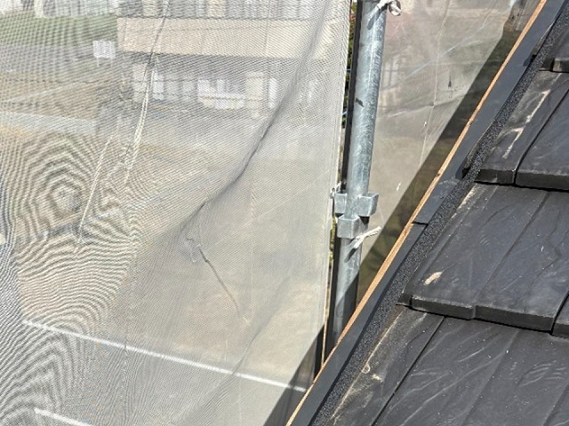 劣化したケラバ部木下地への水切り材取り付け完了状況