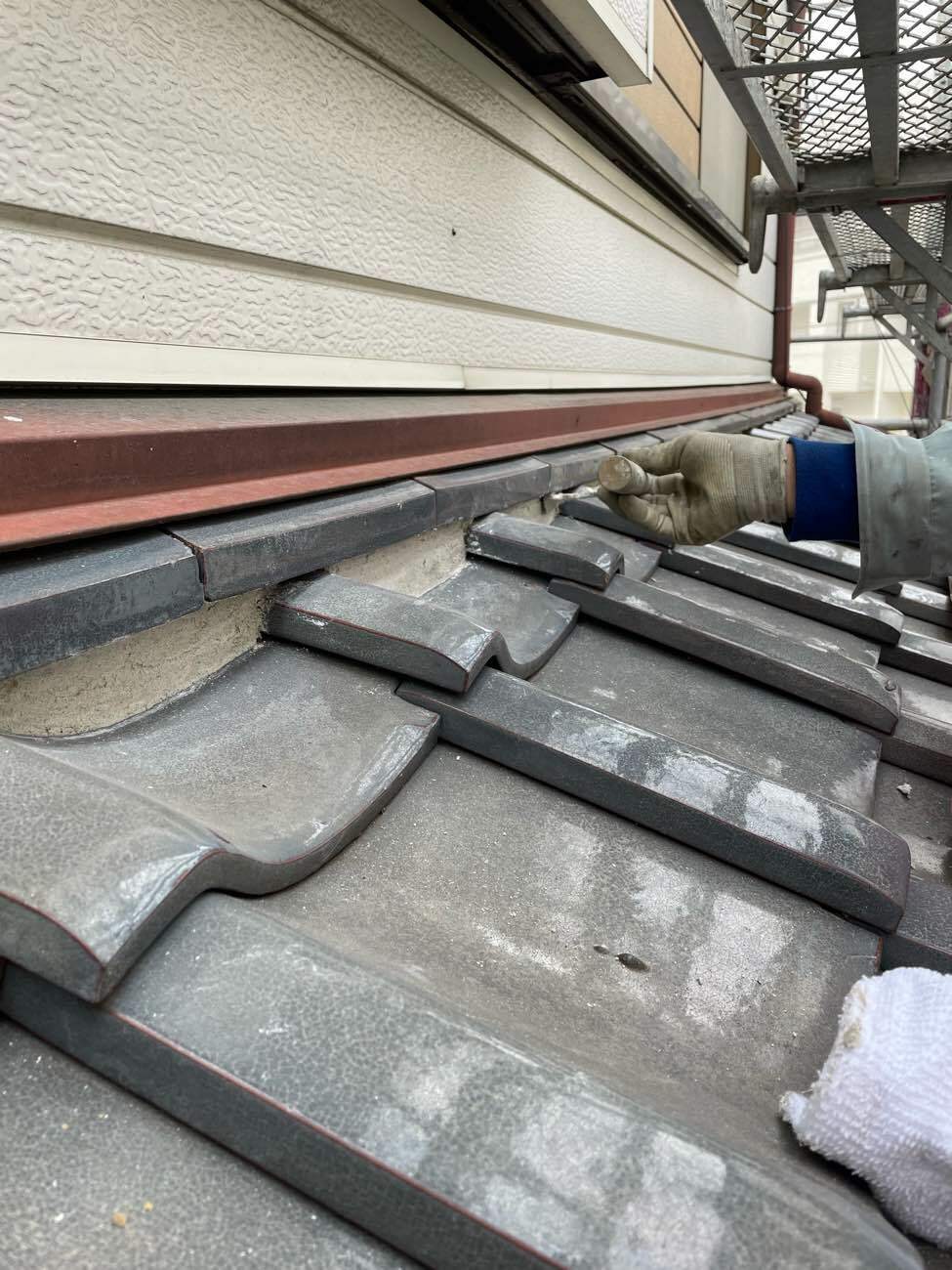 漆喰の詰め直し