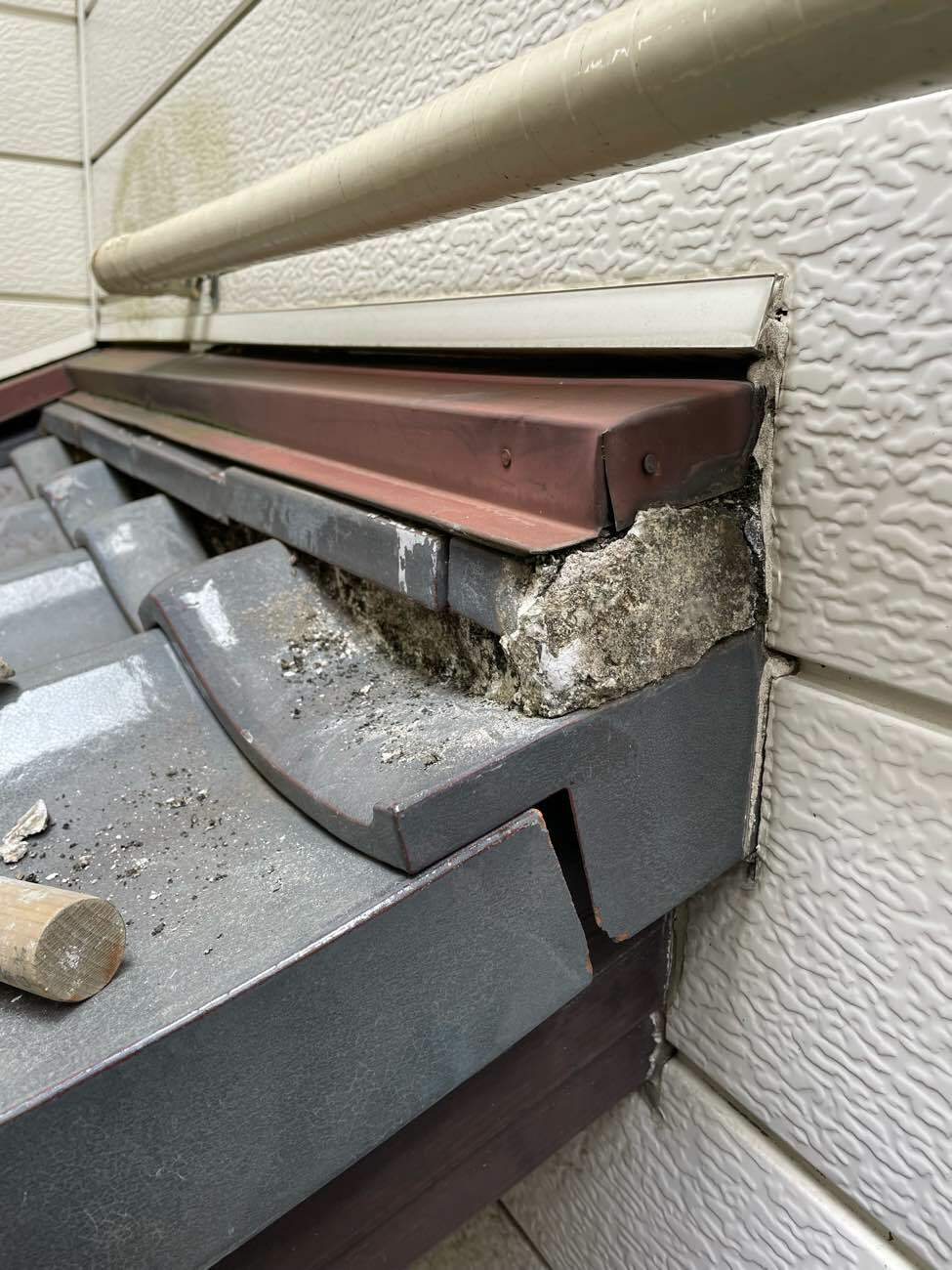 既存漆喰の取り除き