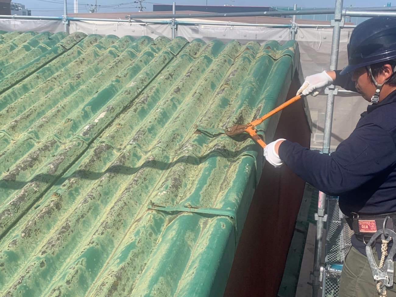 金物のボルトの頭を切断