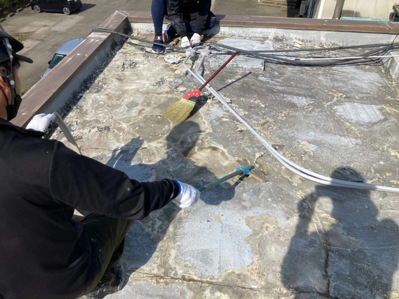 劣化した塗膜の削り落とし