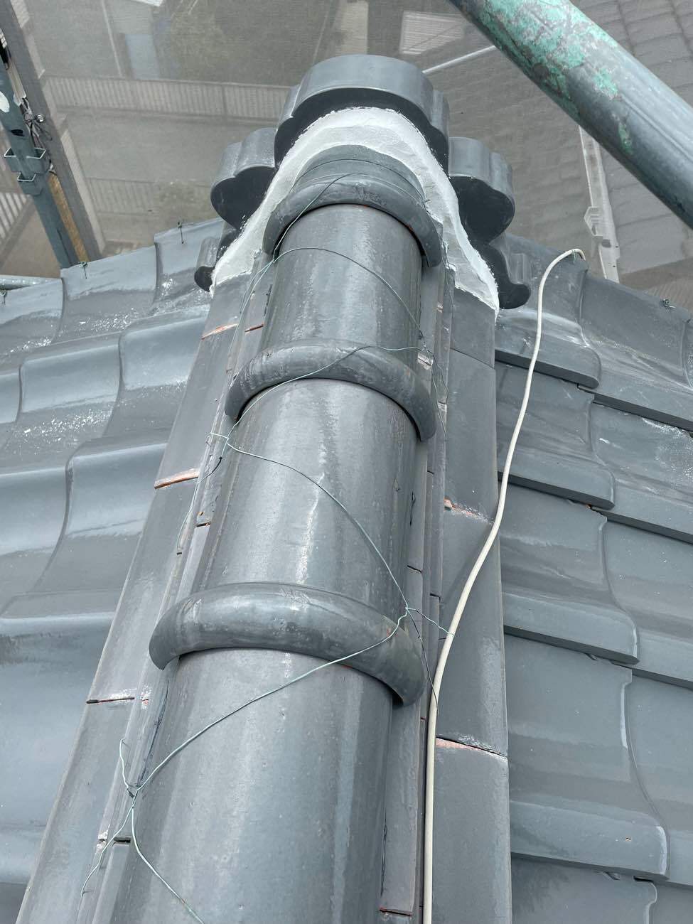 鬼瓦廻りの漆喰工事