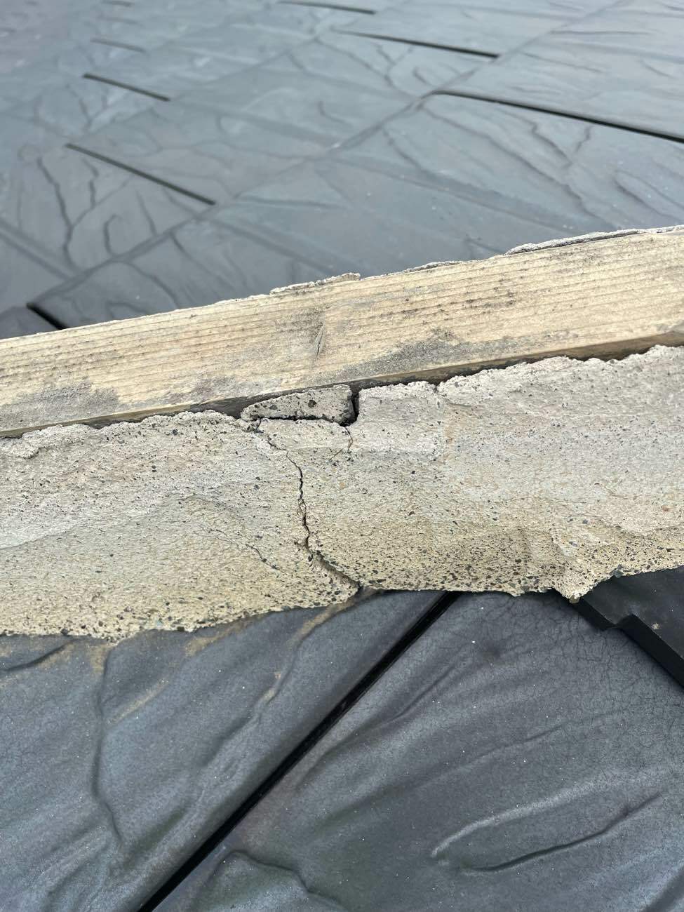 劣化した漆喰の様子