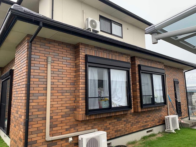 戸建て住宅の外壁タイルに剥がれなどの劣化症状