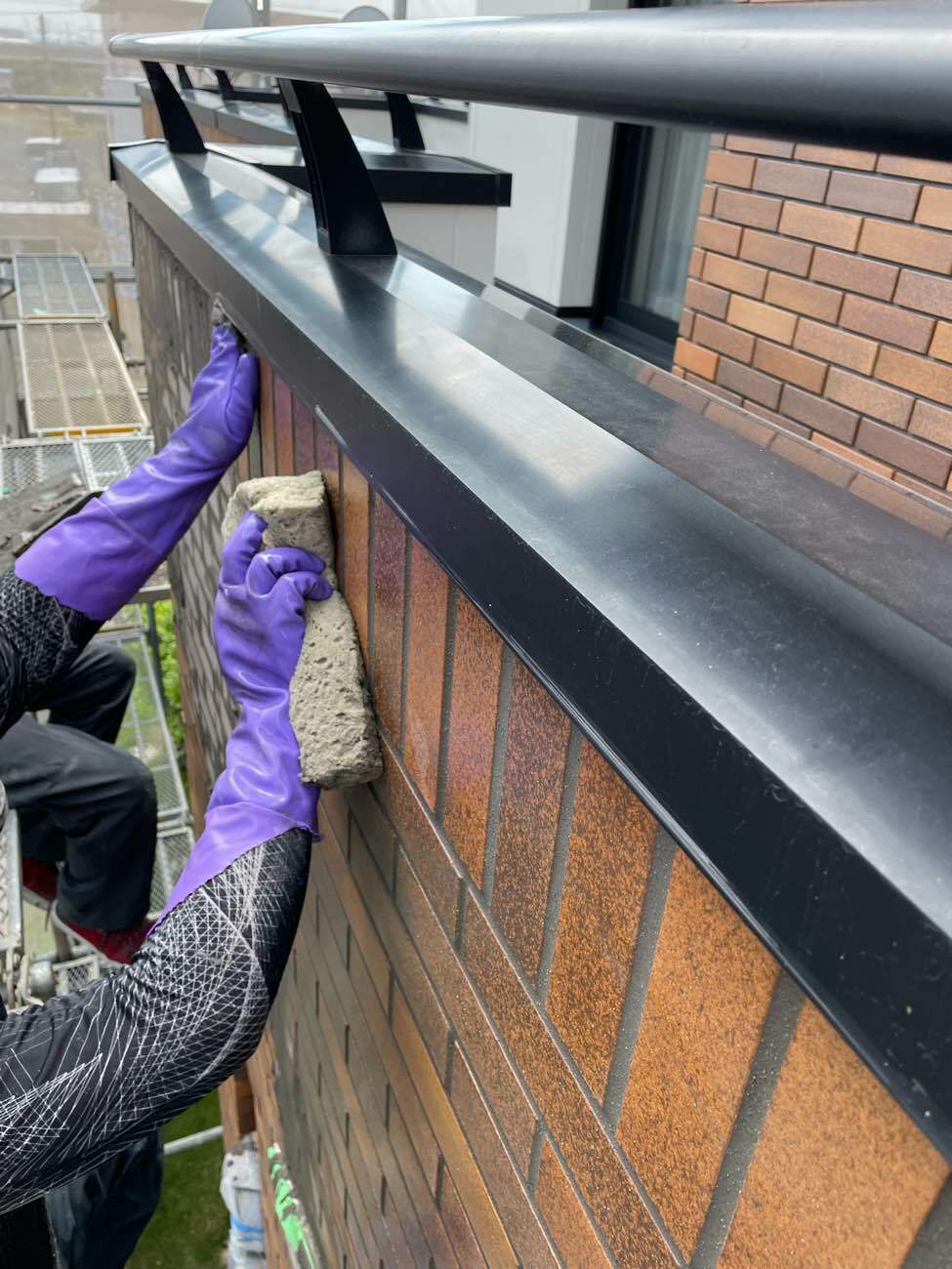 目地材の拭き取り