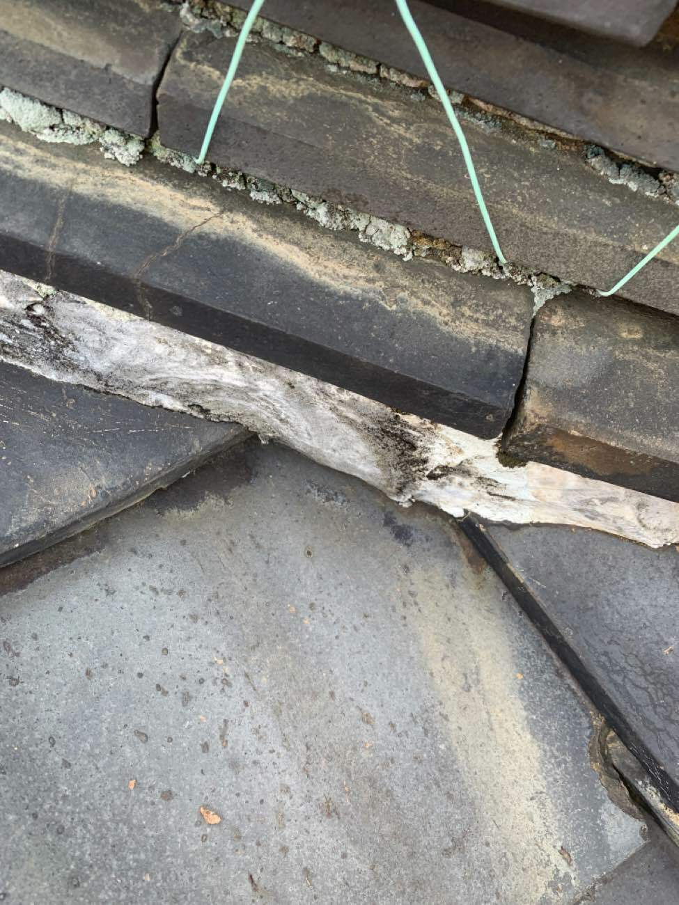 屋根瓦の漆喰の劣化