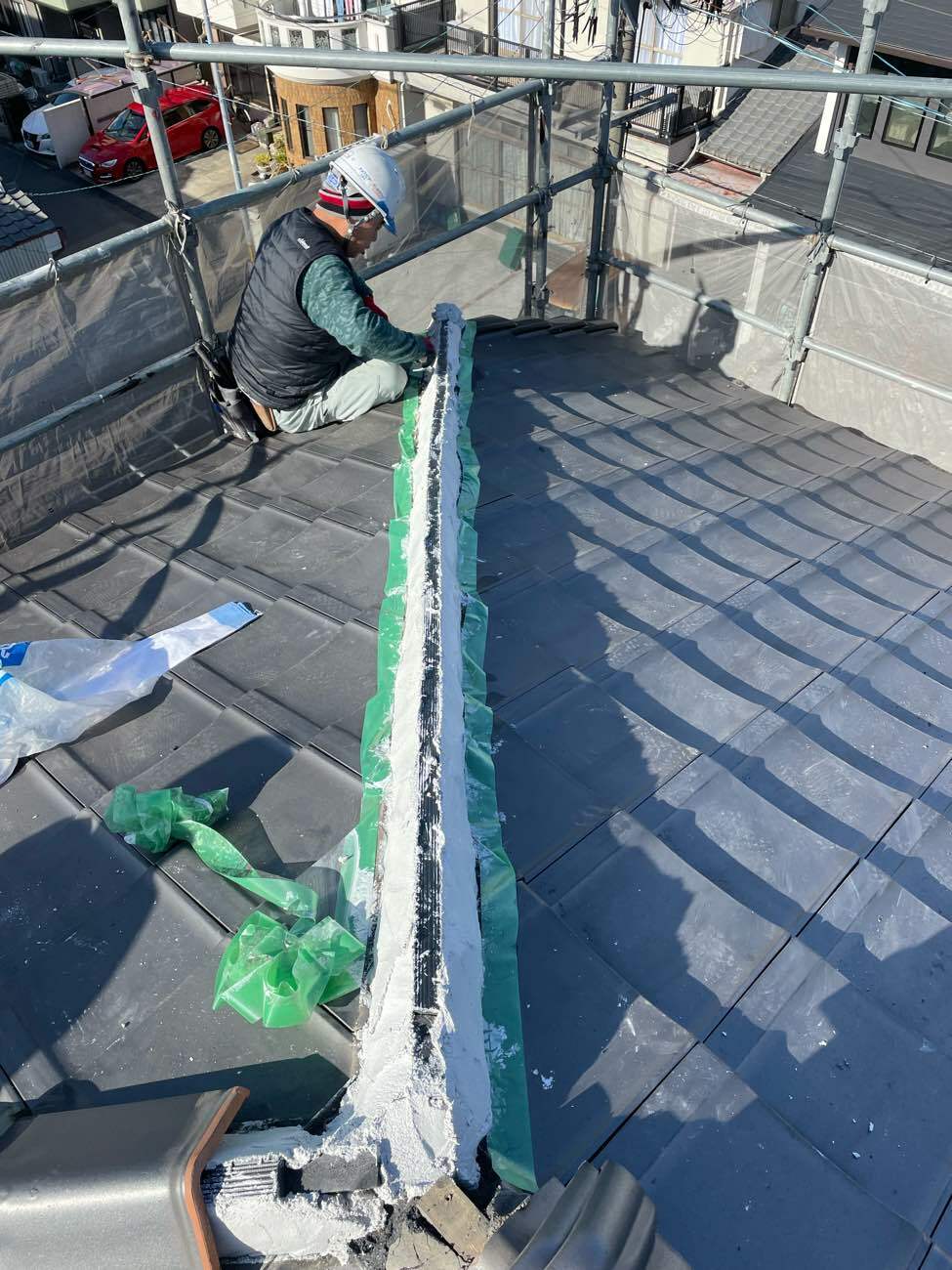 樹脂垂木を囲む南蛮漆喰