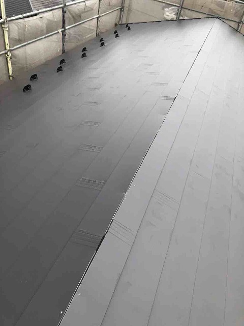 3階建ての住宅でスレート屋根をガルバリウム鋼板屋根でメンテナンス