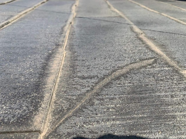 ノンアスベスト屋根のパミールがひび割れ