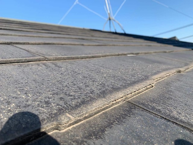 パミール屋根の小口の層間で剥離が発生