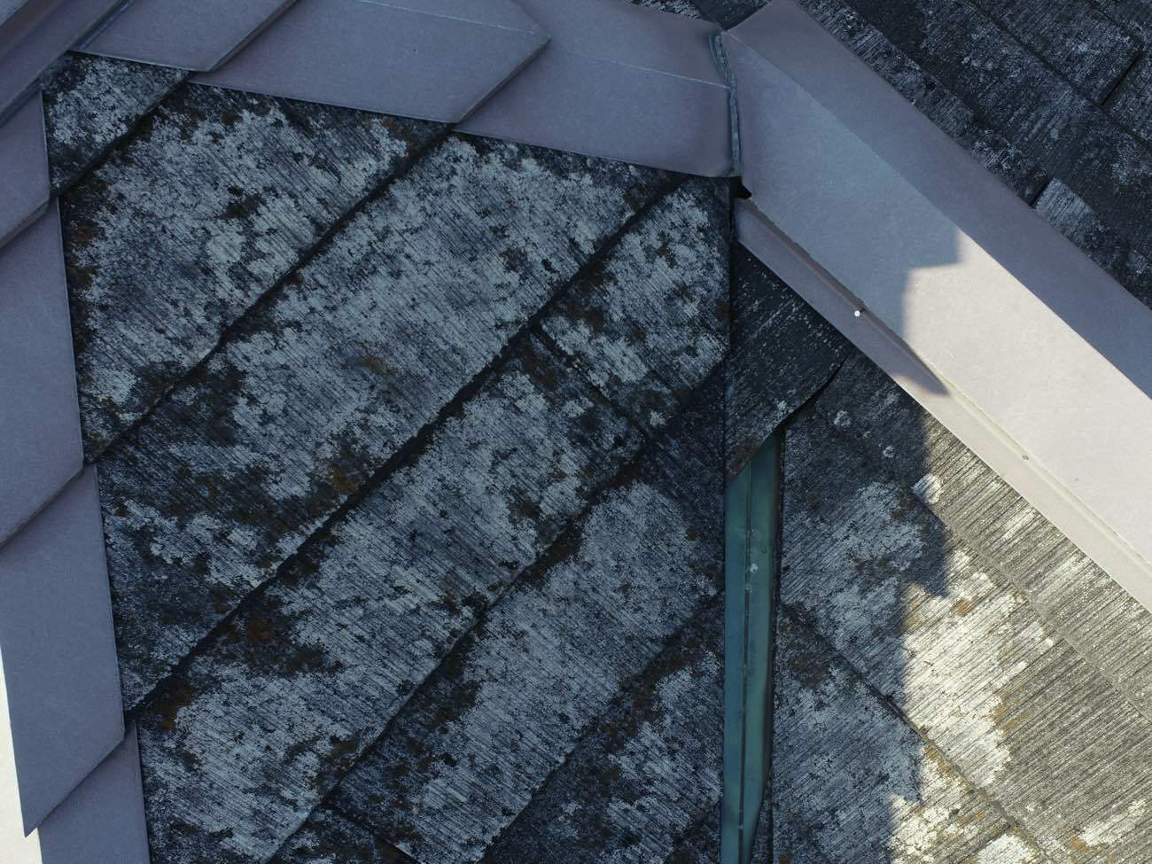 スレート屋根の劣化状況