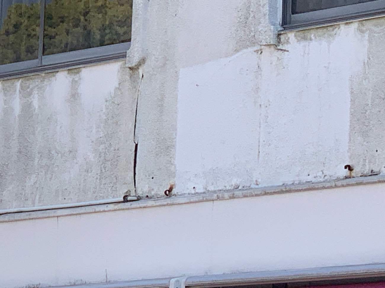 外壁のクラック、汚れ