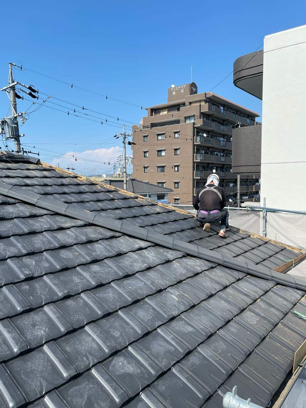 既存の棟瓦の取り外し