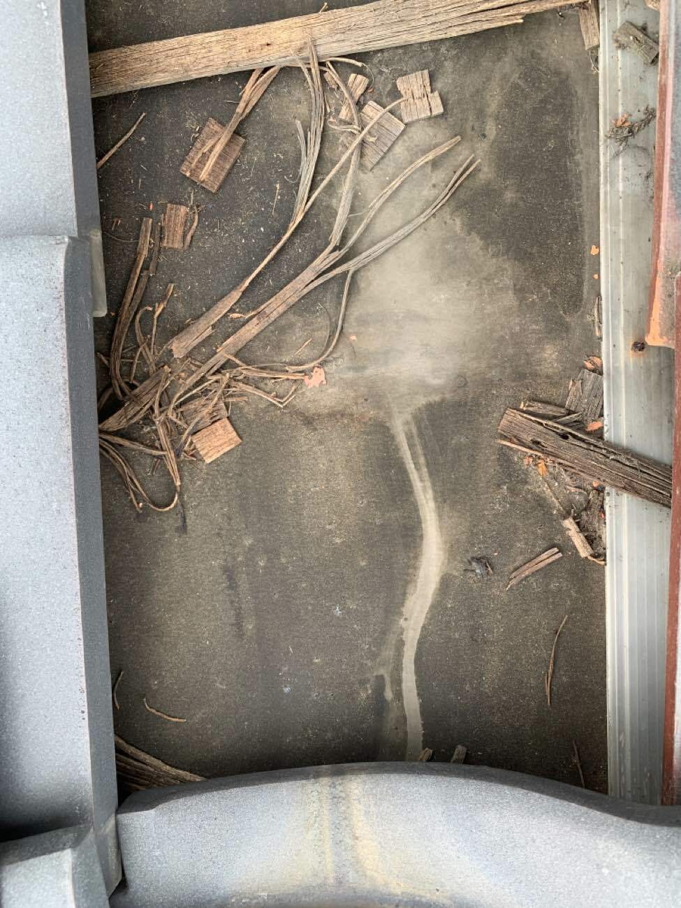 雨水が入り込んだ形跡