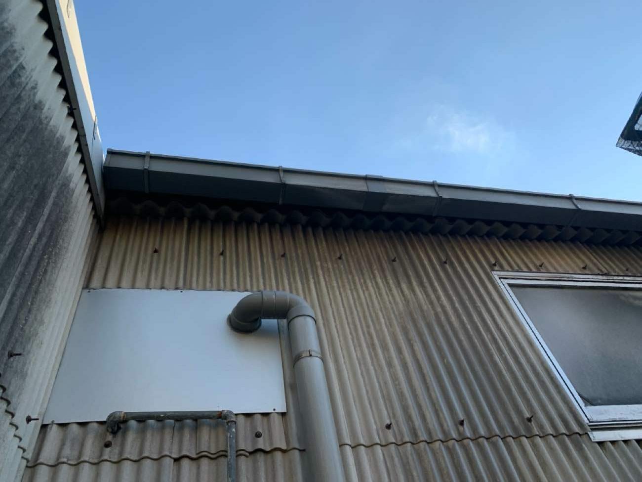 外壁の波型スレート