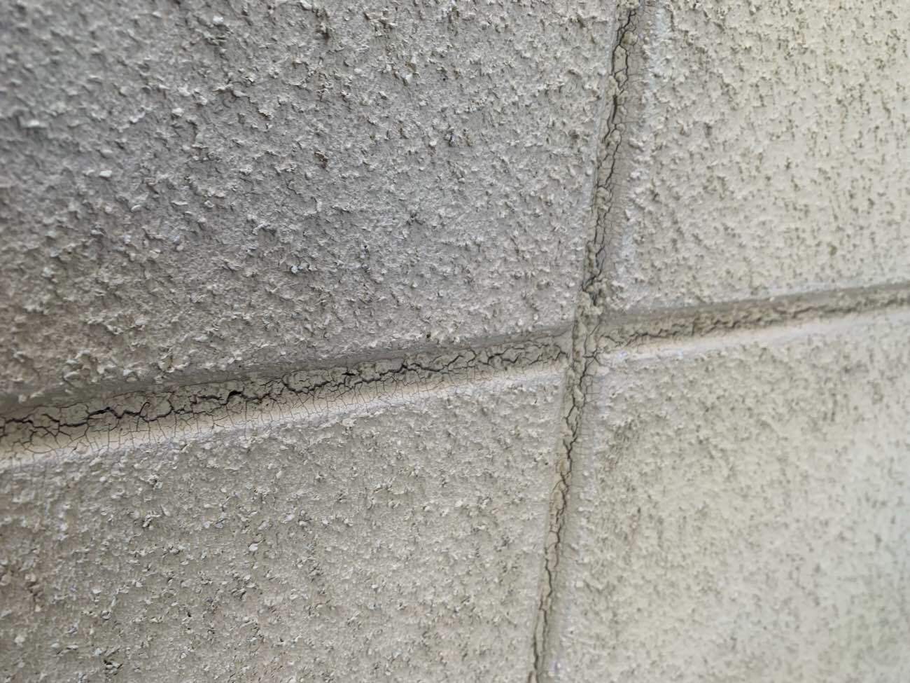 コーキングのひび割れ
