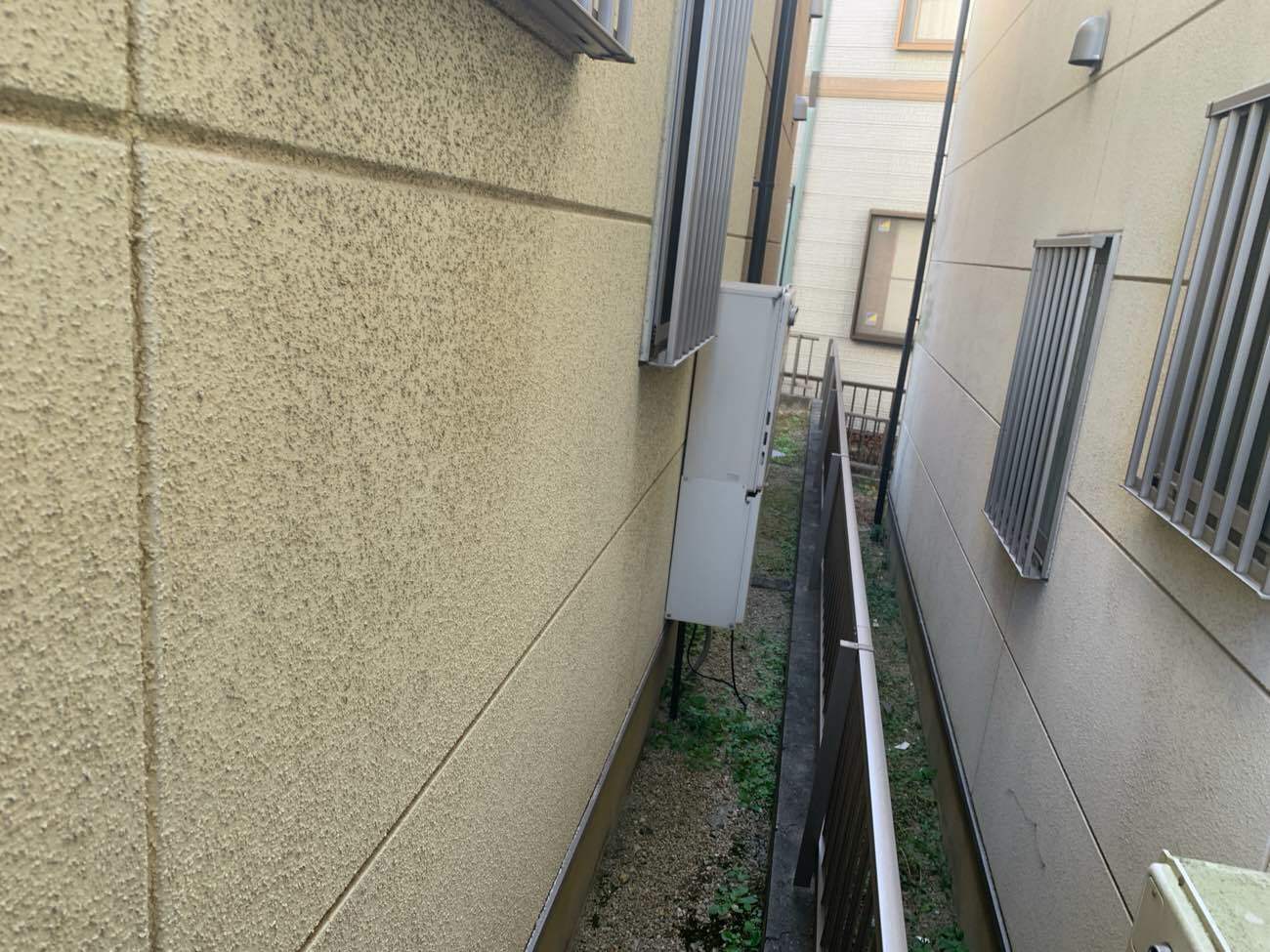 経年にともなう外壁の色あせ