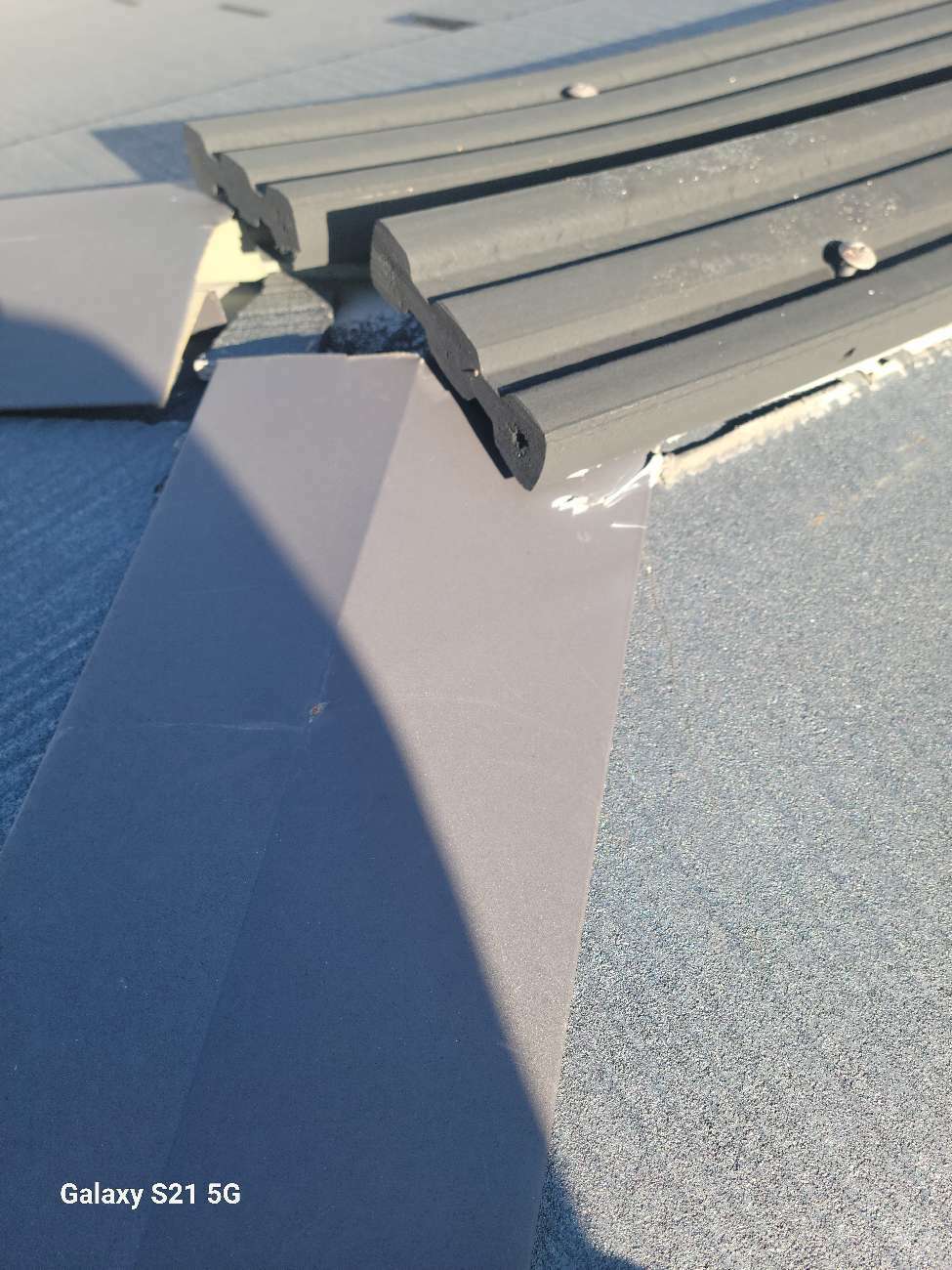 コーキングが欠けた状態