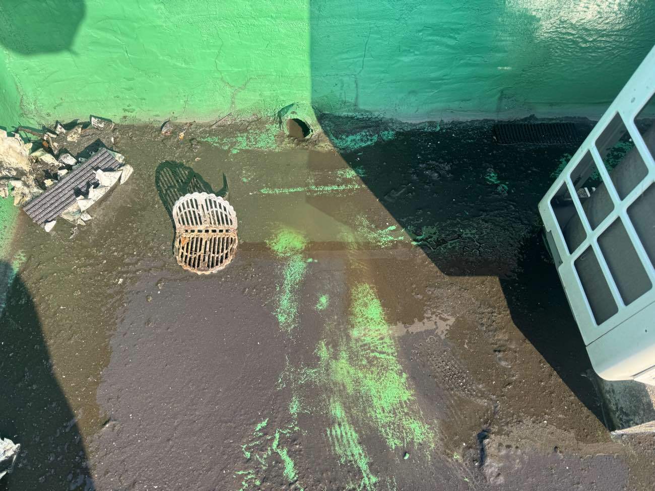 排水口周辺の水たまり