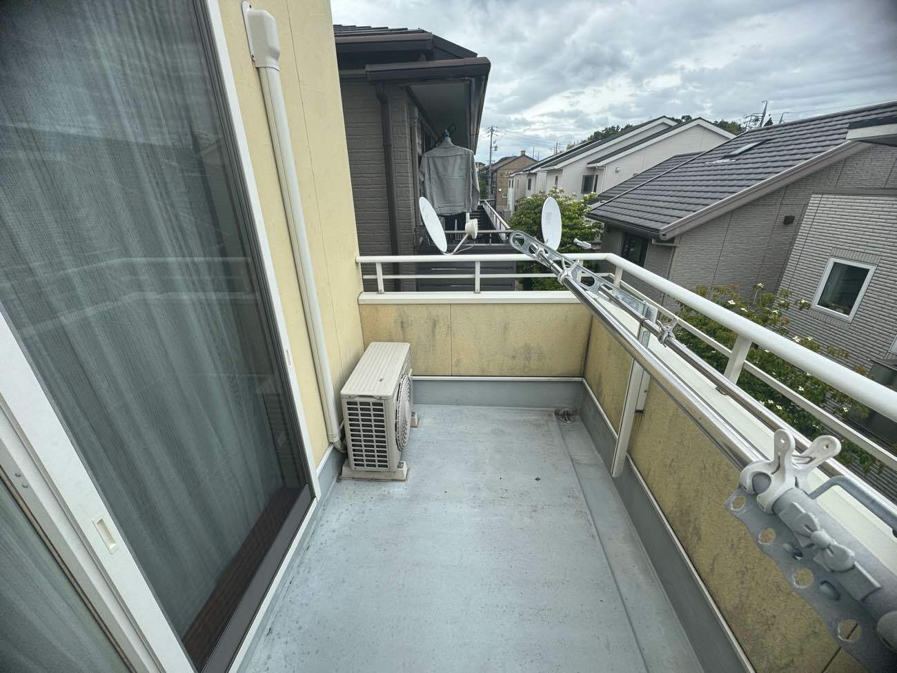 防水塗装の効果がきれたベランダ