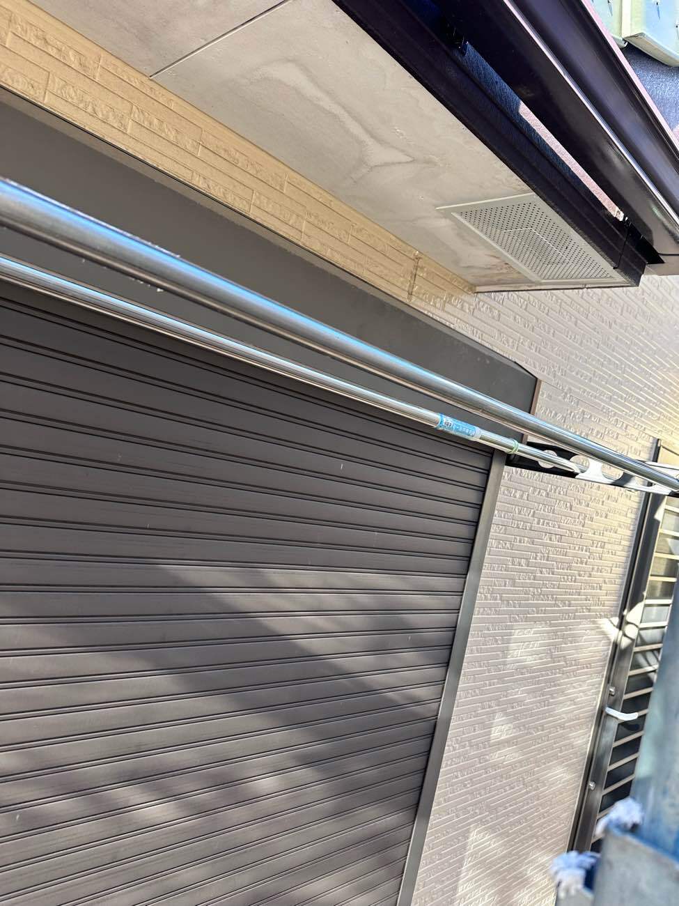 点検口を設置した軒天