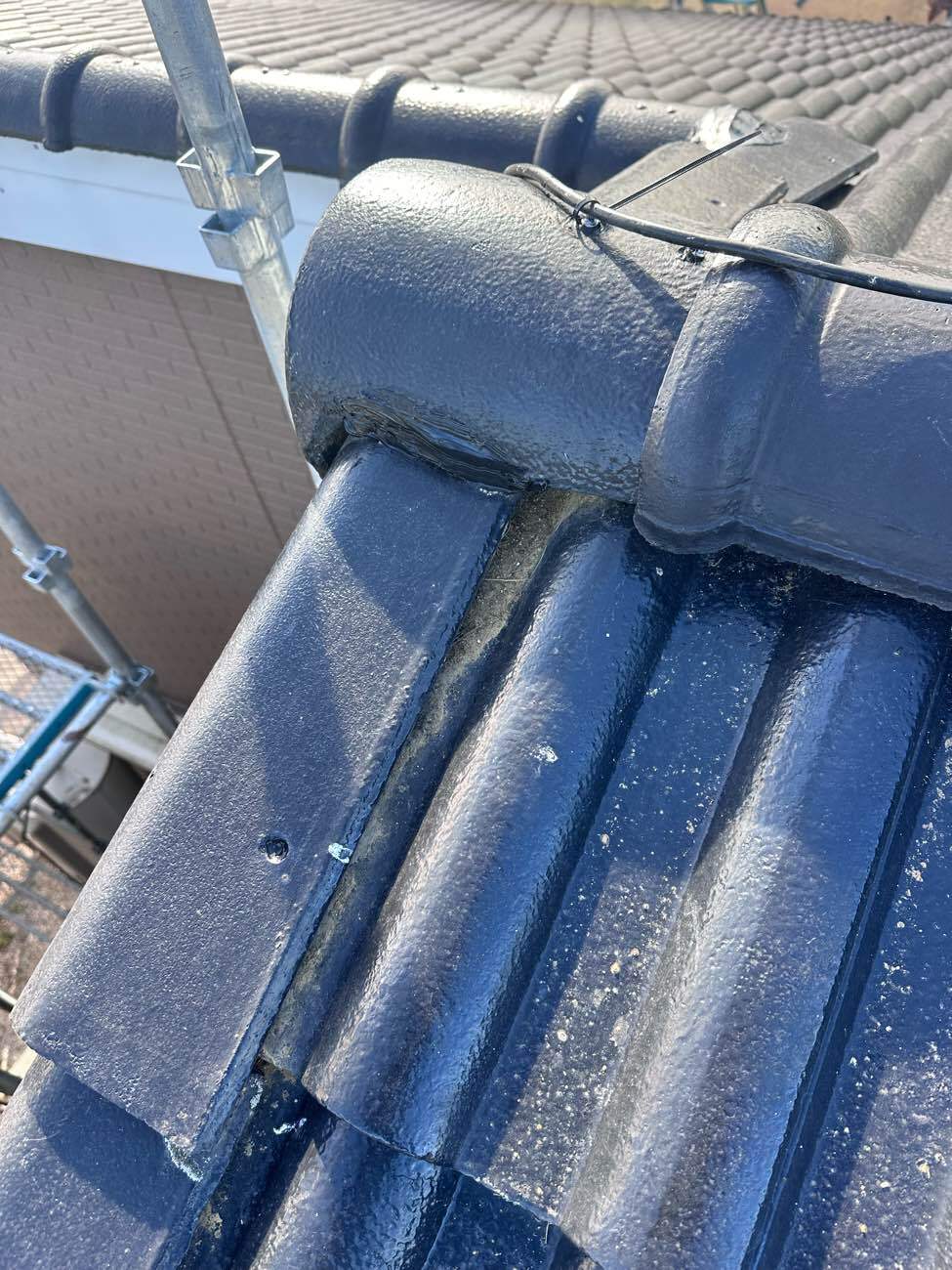 細かいすき間には「コーキング材」