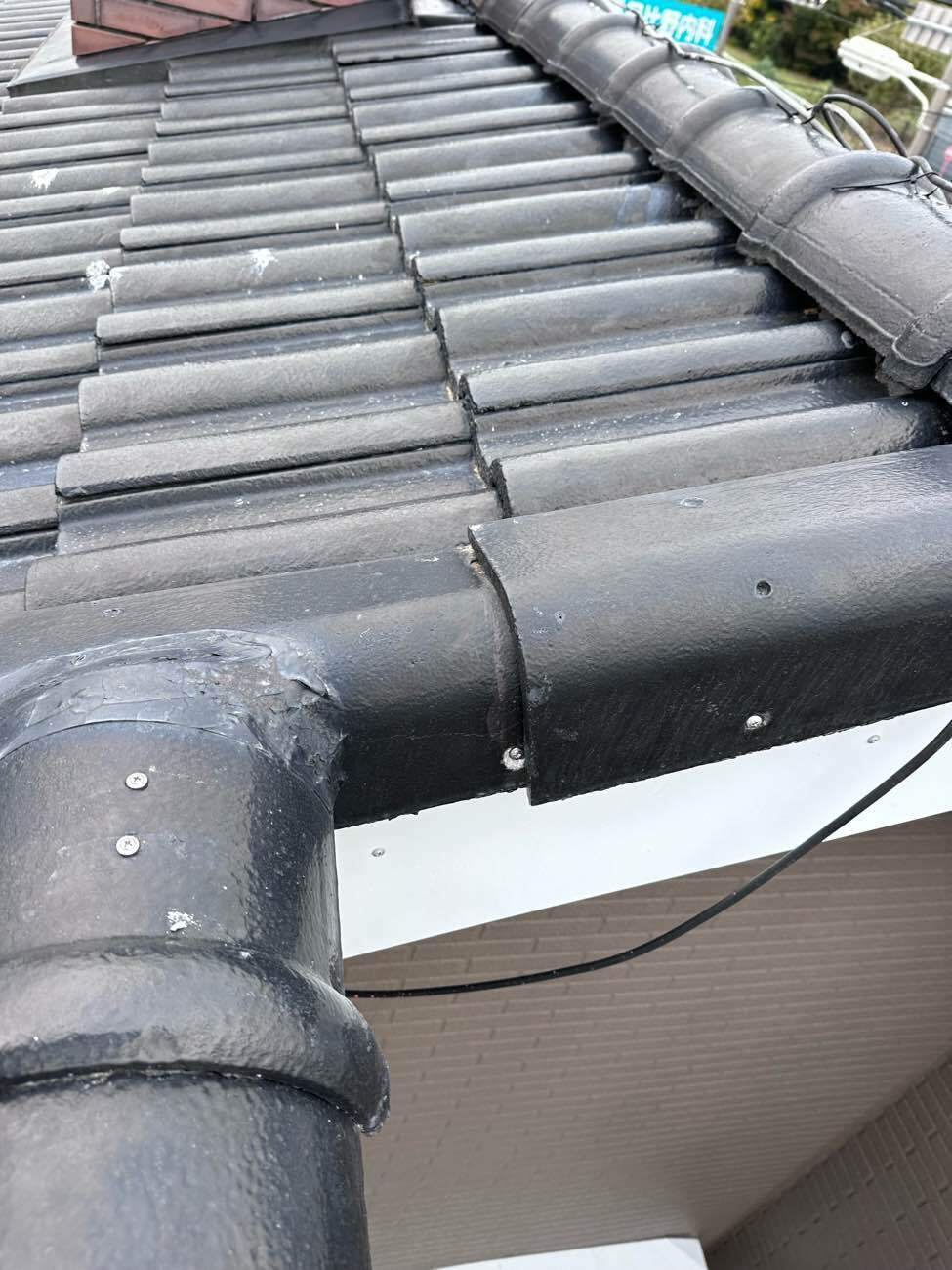 ずれのある袖瓦