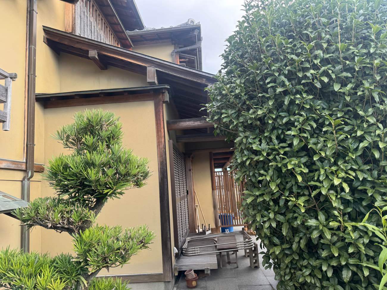 劣化がひどい外装