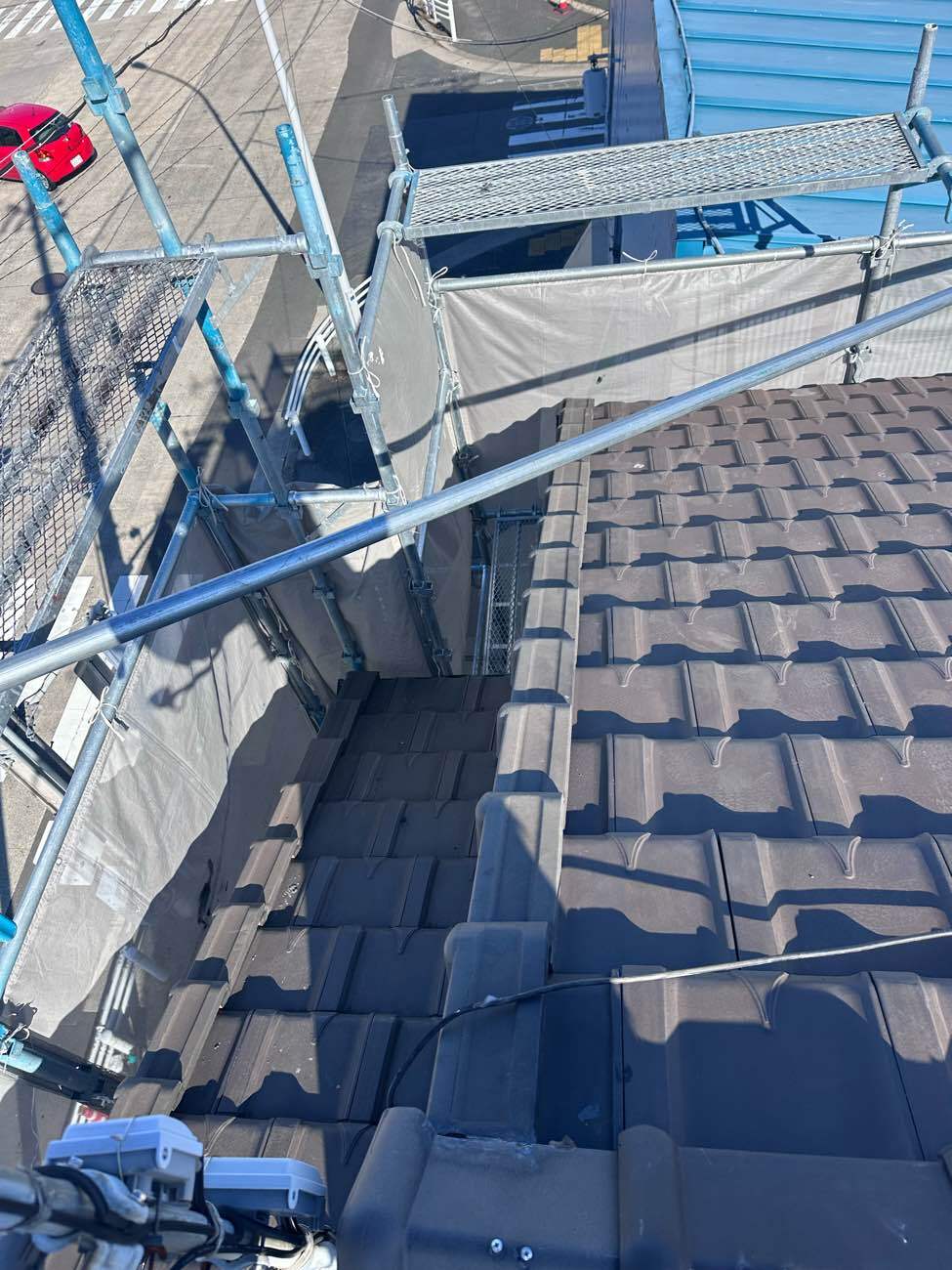 袖瓦を元に戻す