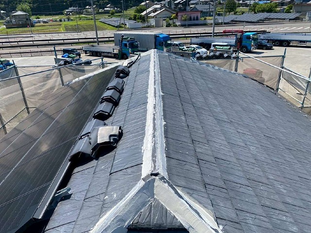 名古屋市緑区　大屋根の棟瓦取り直し工事の南蛮漆喰による土台部再構築